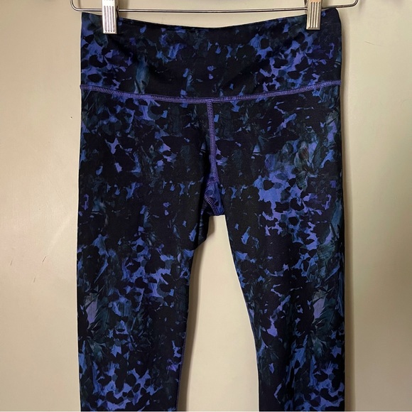 Lululemon - Picture 3 of 9